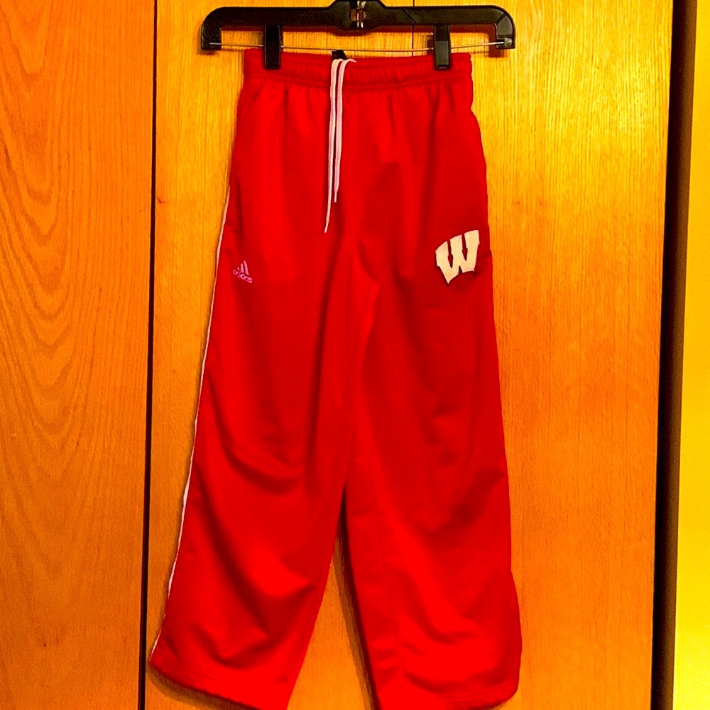 Adidas Wisconsin Badgers size 8 boy’s warm up pants drawstring elastic waist